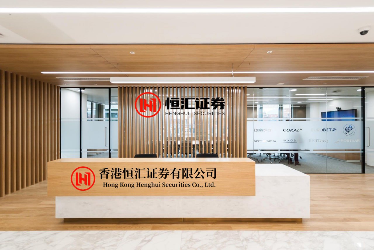 大牛网 男子公园遛兔，兔子遭4只未牵绳犬只围攻致死，狗主人拒绝赔偿